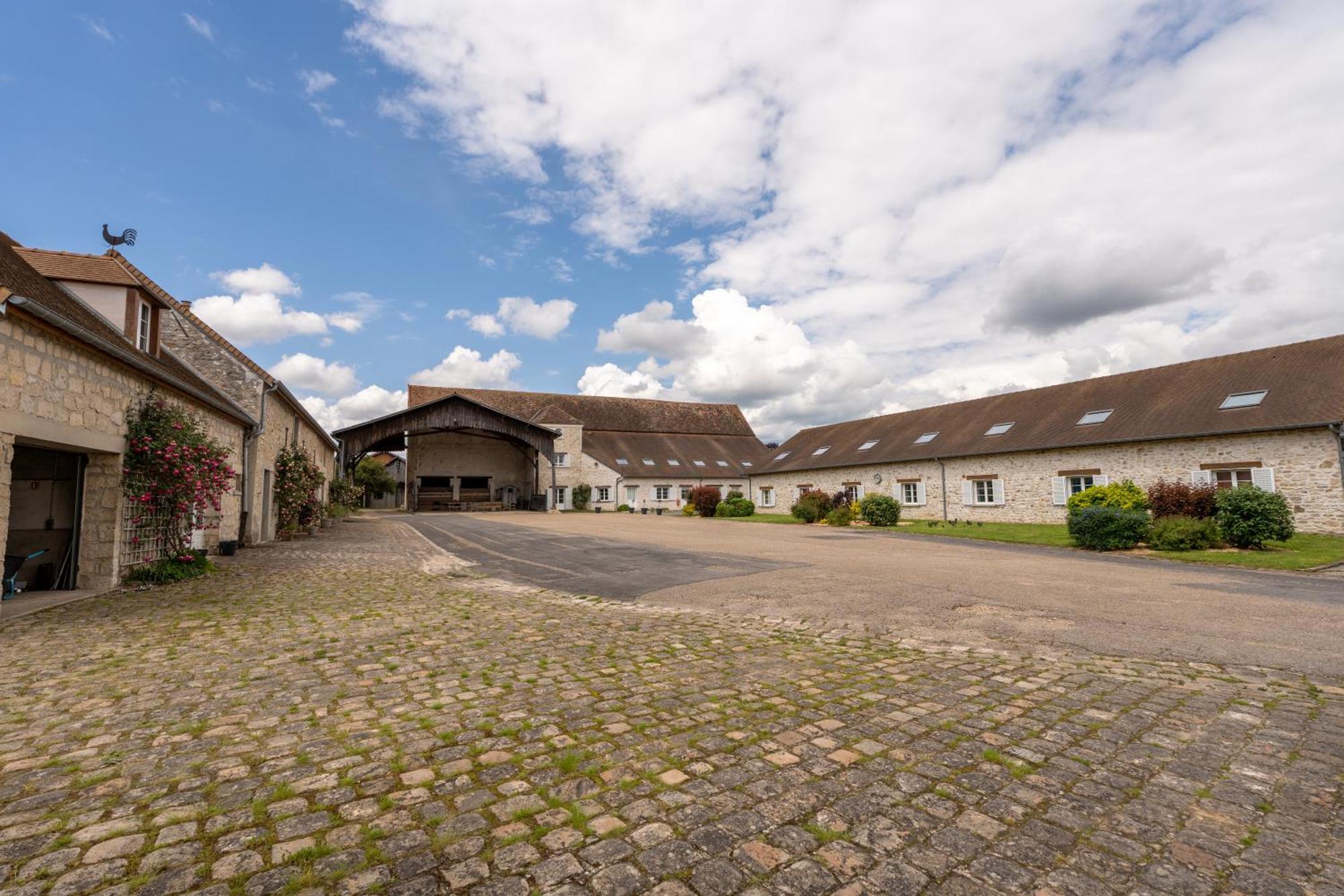Gîtes de la Bergerie Villeneuve-sous-Dammartin Exterior foto