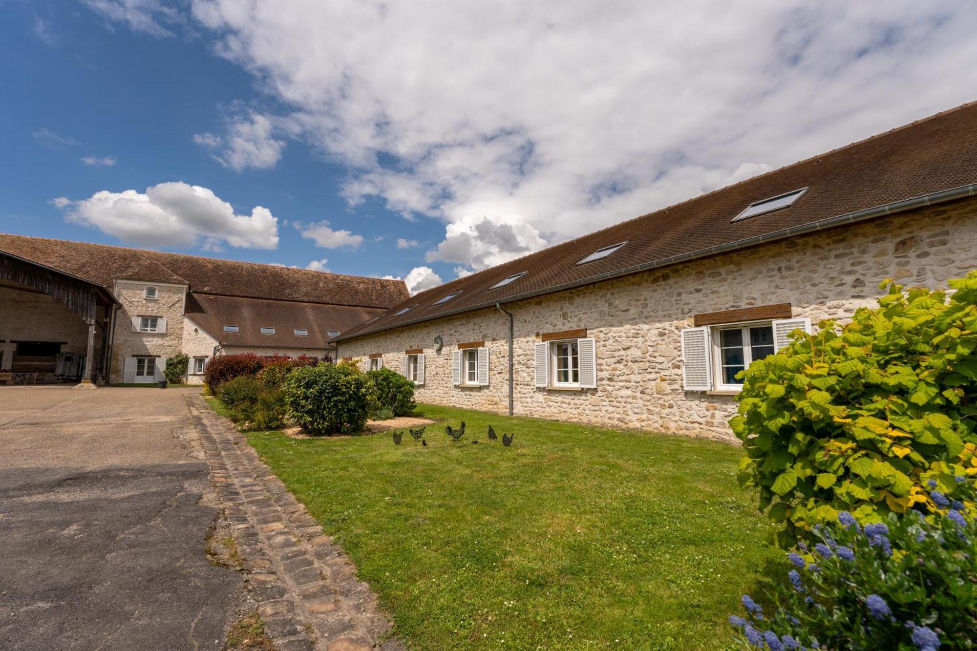Gîtes de la Bergerie Villeneuve-sous-Dammartin Exterior foto