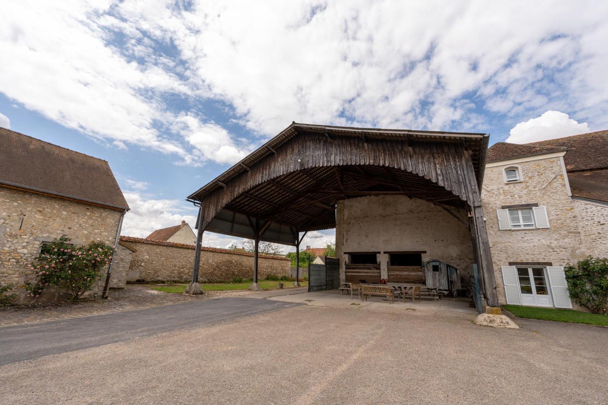 Gîtes de la Bergerie Villeneuve-sous-Dammartin Exterior foto